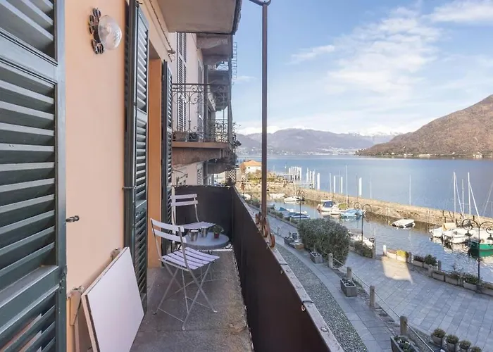 아파트 Casa Elena - Maggiore Estate By Ginin 카노비오