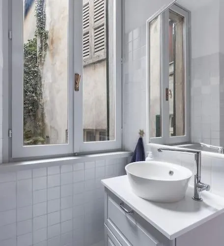 Casa Elena - Maggiore Estate By Ginin 아파트